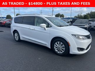Used 2019 Chrysler Pacifica Touring-L image 1
