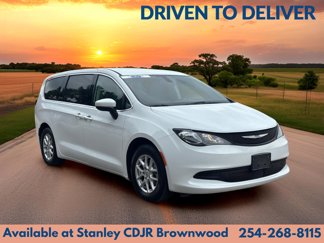 Used 2022 Chrysler Voyager LX image 1