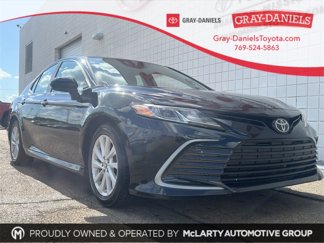 Used 2022 Toyota Camry LE image 1