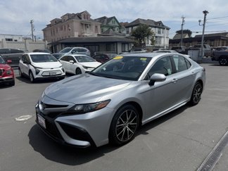 Used 2022 Toyota Camry SE image 1