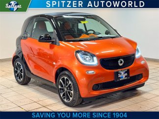 Used 2016 smart fortwo Coupe image 1
