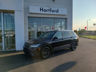 Certified 2024 Volkswagen Tiguan SE image 1