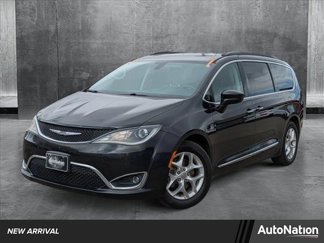 Used 2017 Chrysler Pacifica Touring-L w/ Tire & Wheel Group image 1
