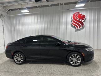 Used 2016 Chrysler 200 S image 1