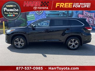 Used 2018 Toyota Highlander LE image 1