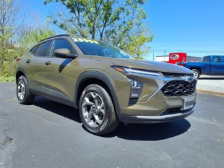Used 2024 Chevrolet Trax LT image 1
