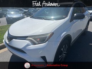 Used 2017 Toyota RAV4 LE image 1