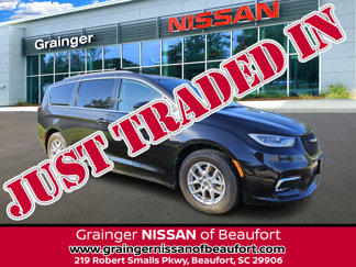 Used 2022 Chrysler Pacifica Touring-L image 1