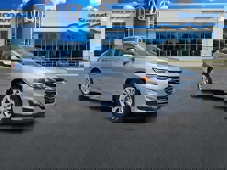 Used 2023 Chevrolet Malibu LT image 1