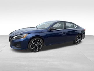 Used 2023 Nissan Altima 2.5 SR image 1