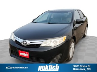 Used 2014 Toyota Camry LE image 1