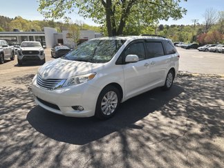 Used 2014 Toyota Sienna Limited image 1