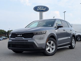 Used 2023 Kia Sorento LX image 1