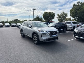 Used 2022 Nissan Rogue SV image 1