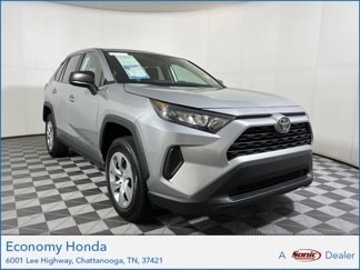 Used 2022 Toyota RAV4 LE image 1
