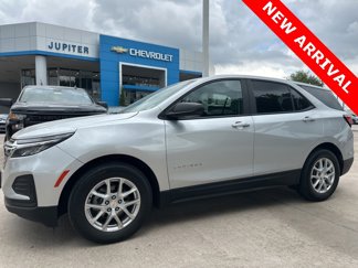 Used 2022 Chevrolet Equinox LS w/ LS Convenience Package image 1