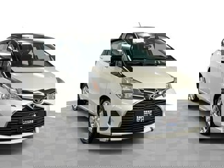 Used 2017 Toyota Yaris L image 1