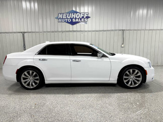 Used 2018 Chrysler 300 Limited image 1