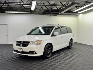 Used 2018 Dodge Grand Caravan SXT image 1