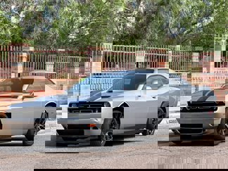 Used 2015 Dodge Challenger SXT image 1