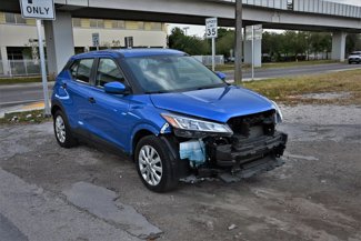 Used 2022 Nissan Kicks S image 1