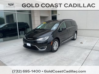 Used 2017 Chrysler Pacifica Touring-L image 1