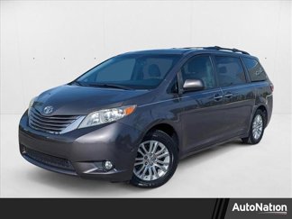 Used 2017 Toyota Sienna XLE image 1