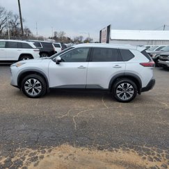 Used 2021 Nissan Rogue SV w/ Premium Package image 1