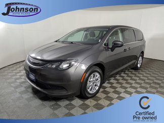 Used 2022 Chrysler Voyager LX image 1