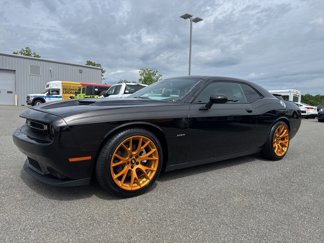 Used 2016 Dodge Challenger R/T image 1