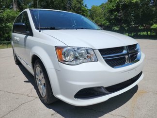 Used 2018 Dodge Grand Caravan SE w/ UConnect Hands-Free Group image 1