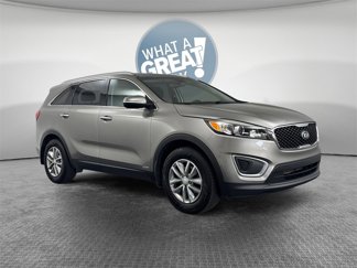 Used 2017 Kia Sorento LX w/ LX Convenience Package image 1