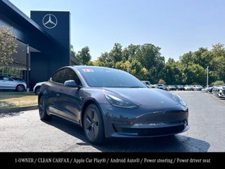 Used 2023 Tesla Model 3 Standard Range image 1