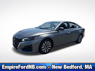 Used 2024 Nissan Altima 2.5 SV image 1
