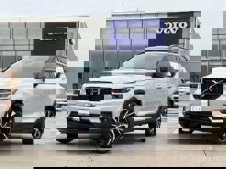 Certified 2022 Volvo XC40 T5 R-Design w/ Climate Package image 1