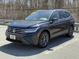 Used 2022 Volkswagen Tiguan SE image 1