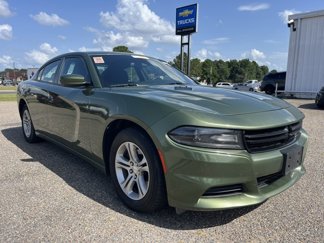 Used 2019 Dodge Charger SXT image 1