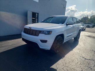 Used 2019 Jeep Grand Cherokee Altitude image 1