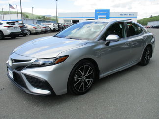 Used 2023 Toyota Camry SE w/ Cold Weather Package image 1