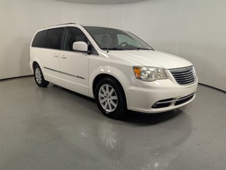 Used 2013 Chrysler Town & Country Touring image 1