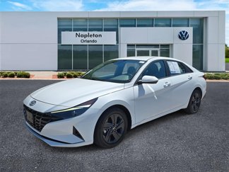 Used 2023 Hyundai Elantra SEL image 1