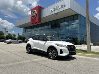 Used 2023 Nissan Kicks SV image 1