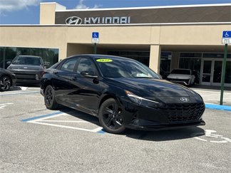 Certified 2022 Hyundai Elantra SEL image 1