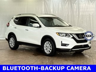 Used 2017 Nissan Rogue SV image 1