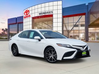 Used 2022 Toyota Camry SE image 1