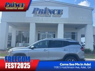 Used 2023 GMC Terrain SLT image 1