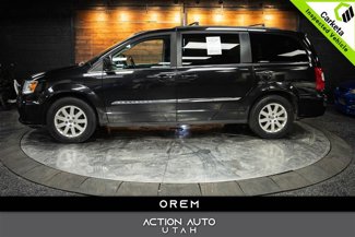Used 2016 Chrysler Town & Country Touring image 1