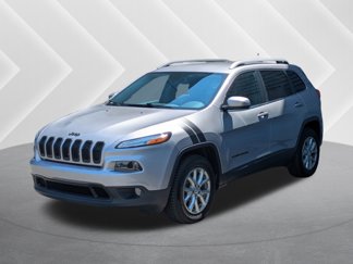 Used 2017 Jeep Cherokee Latitude image 1