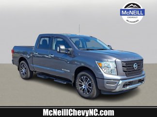 Used 2021 Nissan Titan SV image 1