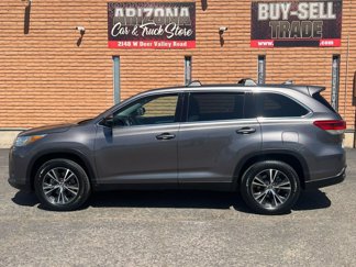 Used 2019 Toyota Highlander Plus w/ Carpet Mat Package (TMS) image 1